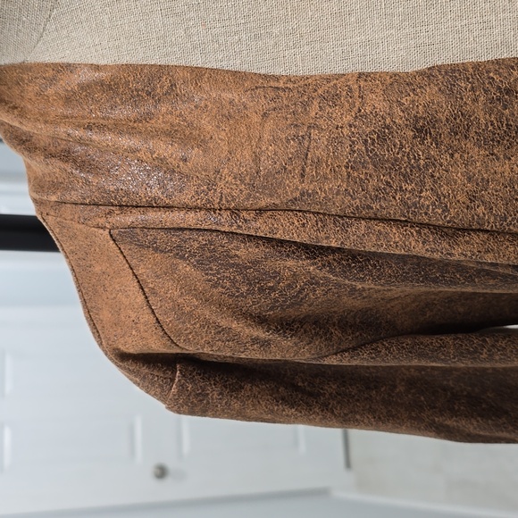 Chic Faux Suede Belted Jacket – Boho Meets Classic 🔥 - Picture 4 of 6